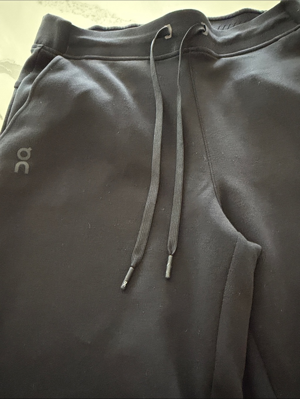 On Cloud Sweat Pants — Black - Picture 4 of 9